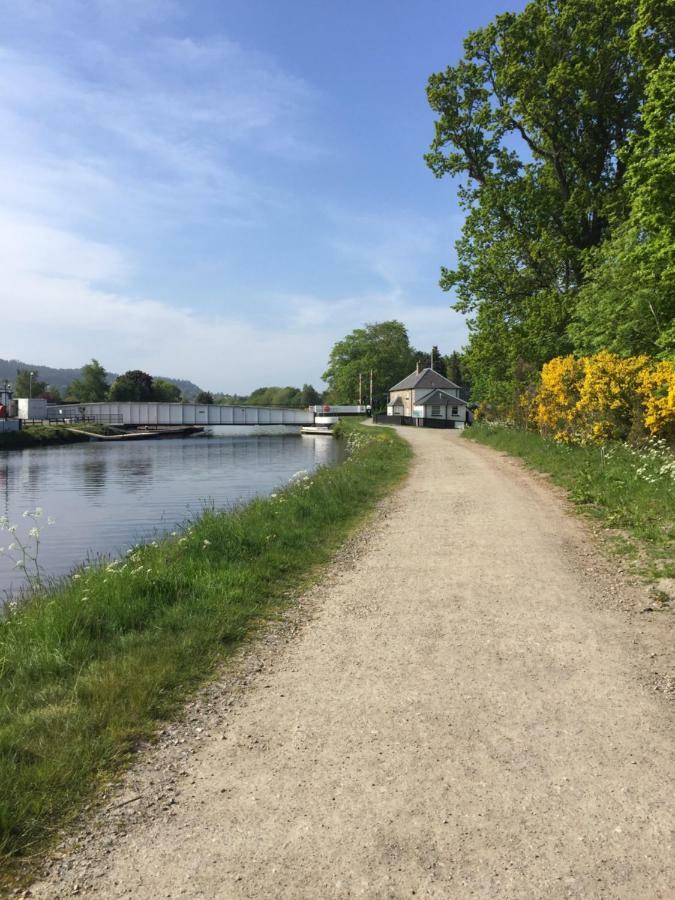 Caledonian Canal Studio Apartamento Inverness Exterior foto